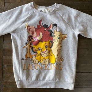 HOT TOPIC DISNEY LION KING GRAY CREWNECK